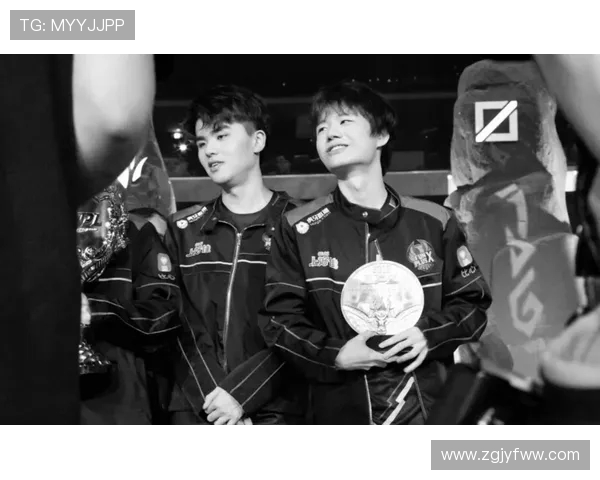 国际邀请赛特别报道：FPX从逆境中崛起的奋斗历程与荣耀之路